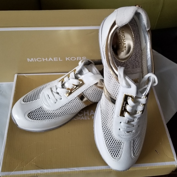 NEW Michael Kors MK Maggie White sneakers shoes - Picture 1 of 7